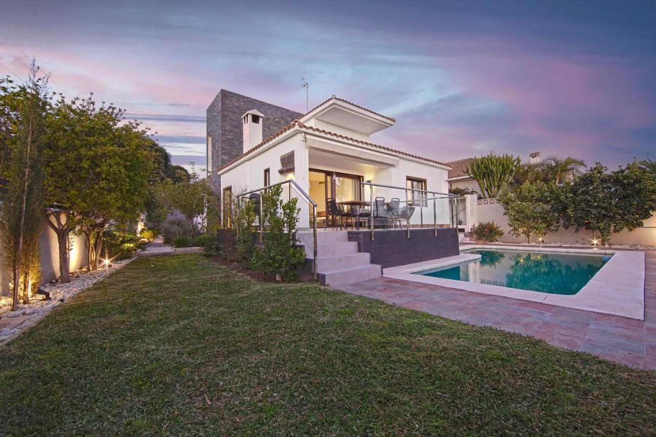 Modern Villa close to Costabella beach Marbella Exterior foto